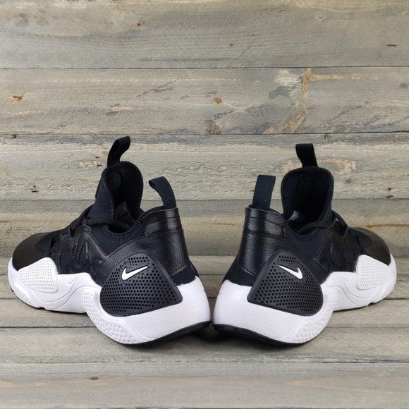 Nike Huarache E.D.G.E. Leather Men's Athletic Shoe - Picture 3 of 8